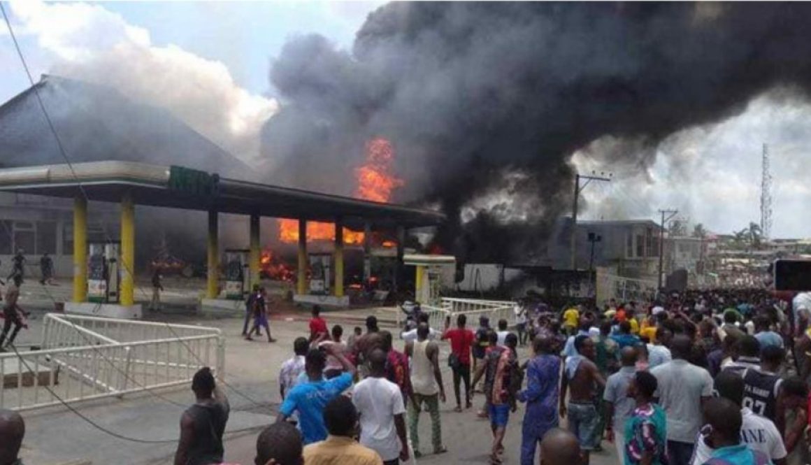 just-in-fire-engulfs-nnpc-station-in-lagos